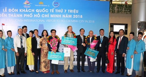 TPHCM đón vị khách quốc tế thứ 7 triệu ảnh 1