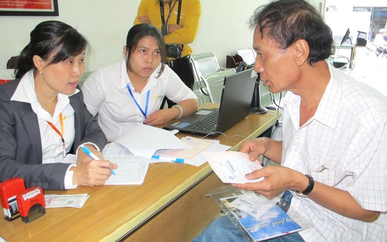 Giám đốc BHXH TPHCM xin lỗi vì chưa thể tăng lương hưu như dự kiến ảnh 1