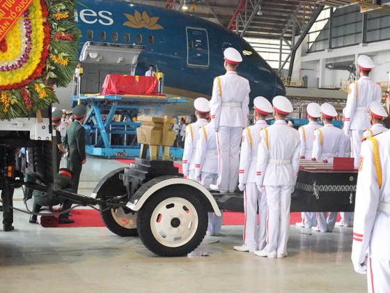 Lễ an táng nguyên Chủ tịch nước Lê Đức Anh ảnh 9