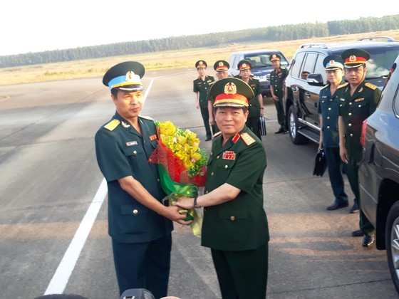 Đại tướng Ngô Xuân Lịch làm việc với ban quản lý Dự án xử lý dioxin tại sân bay Biên Hòa ảnh 1