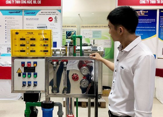 Chào bán hàng trăm công nghệ và thiết bị y tế ảnh 1