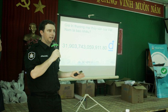 Úc chia sẻ thông tin pháp luật chống khai thác bất hợp pháp cho ngư dân Quảng Ngãi ảnh 1