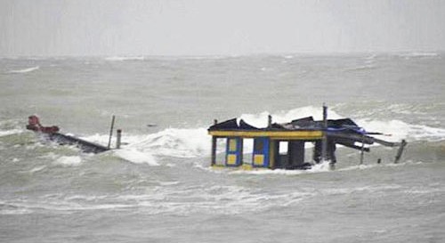 Gặp nạn trên biển, 2 vợ chồng ngư dân tử vong ảnh 1