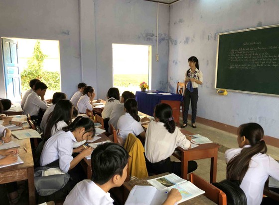Quảng Ngãi: Trường THPT Lý Sơn xuống cấp, có nguy cơ đổ sập ảnh 3