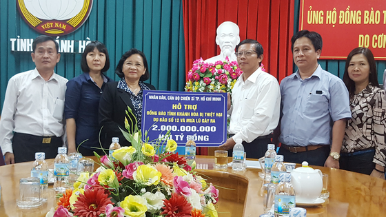 Thành ủy TPHCM ủng hộ Khánh Hòa 2 tỷ đồng khắc phục bão số 12 ảnh 1