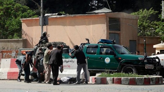9 nhà báo thiệt mạng trong 2 vụ đánh bom liên tiếp ở Afghanistan ảnh 2