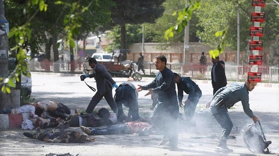 9 nhà báo thiệt mạng trong 2 vụ đánh bom liên tiếp ở Afghanistan ảnh 1