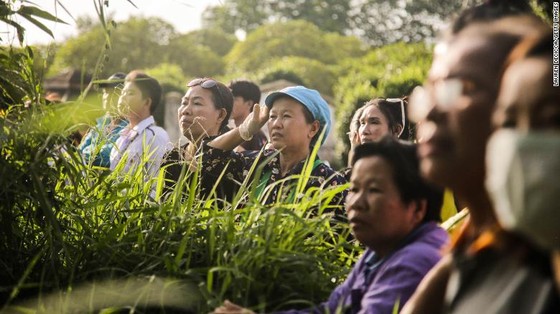 Tất cả 13 thành viên đội bóng "nhí" Thái Lan đã được giải cứu, HLV 25 tuổi ra sau cùng ảnh 5
