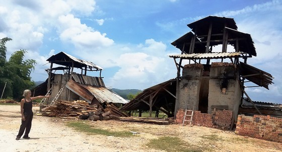 Lò gạch thủ công gây ô nhiễm ảnh 1