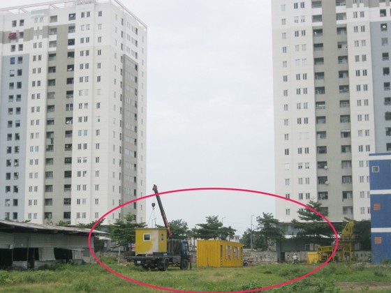 Vụ “trạm ép rác” trong khu dân cư: Dân lo lắng, chính quyền nói yên tâm ảnh 1