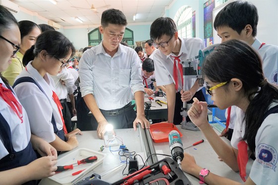 Lấy ý kiến nhân dân về nhiều vấn đề giáo dục ảnh 1