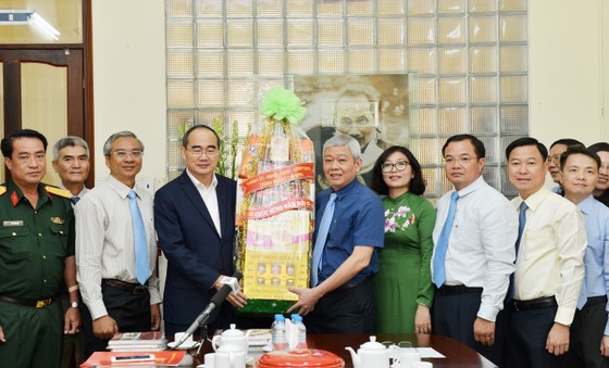 Bí thư Thành ủy TPHCM Nguyễn Thiện Nhân: Thu nhập tăng thêm phải gắn với hiệu quả làm việc ảnh 1