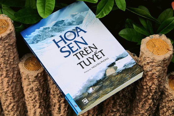 Hoa sen trên tuyết - Câu trả lời về ý nghĩa cuộc sống ảnh 1