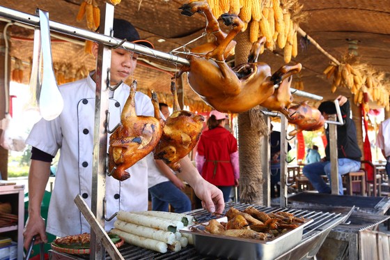 Đến Sun World để… sống trong hội hè ảnh 12