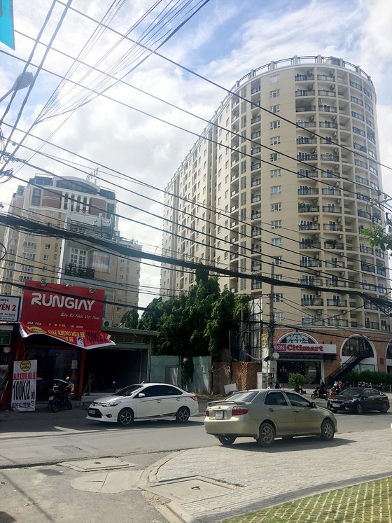 Chung cư “mọc” thêm tầng ảnh 1