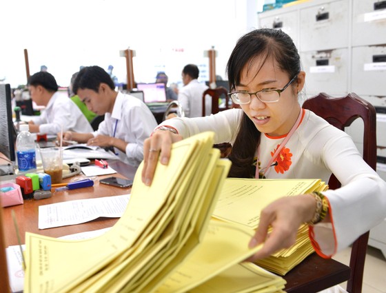 Đưa Nghị quyết Trung ương 7 Khóa XII vào cuộc sống: Tăng lương = Hợp lý hóa ngân sách + tinh giản bộ máy ảnh 1