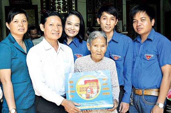 Hơn 40 năm “giữ lửa” cải lương ảnh 6