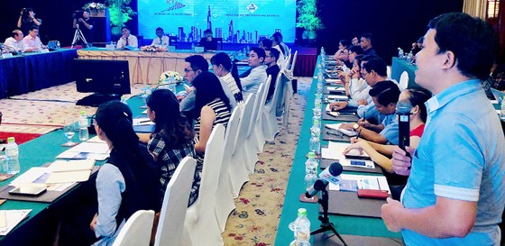 Mệt mỏi vì họp dày đặc ảnh 1