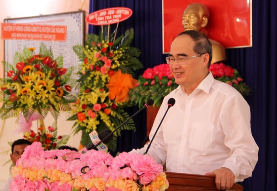 Bí thư Thành ủy TPHCM dự Ngày hội Đại đoàn kết toàn dân tộc tại Trà Vinh ảnh 3
