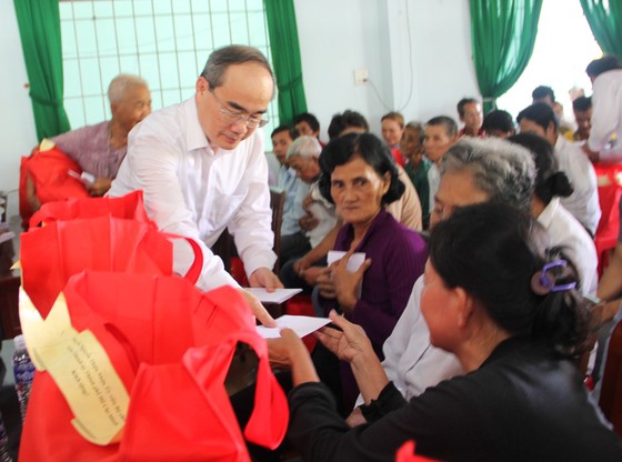 Bí thư Thành ủy TPHCM dự Ngày hội Đại đoàn kết toàn dân tộc tại Trà Vinh ảnh 6