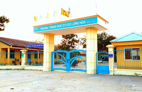 Vụ học sinh bị đánh vẹo cột sống, thầy giáo bị kỷ luật cảnh cáo ảnh 1