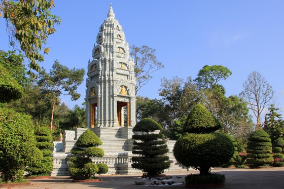 Ngôi chùa thu hút đông đảo giới trẻ miền Tây kéo đến check-in ảnh 5