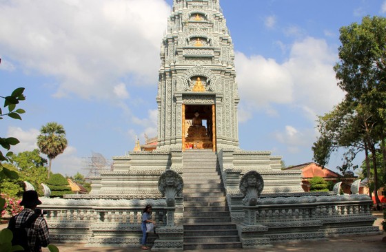 Ngôi chùa thu hút đông đảo giới trẻ miền Tây kéo đến check-in ảnh 6