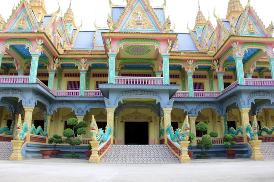 Ngôi chùa thu hút đông đảo giới trẻ miền Tây kéo đến check-in ảnh 11