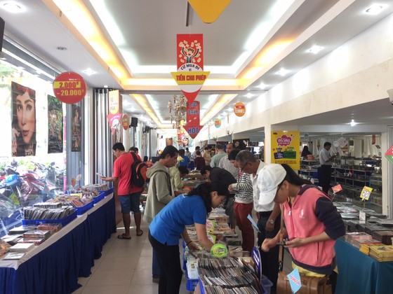 Băng cassette, đĩa hiếm trở lại Hội chợ băng đĩa Phương Nam ảnh 1