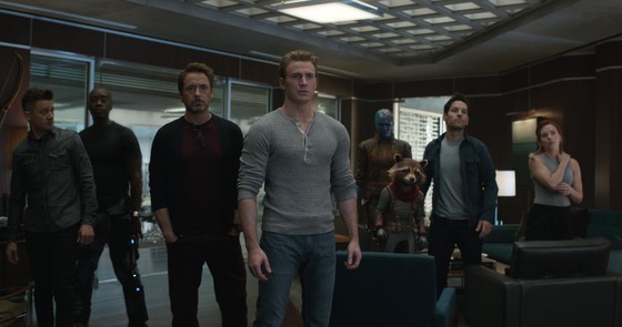 Hơn 1 tuần công chiếu, "Avengers: Endgame" thu hơn 200 tỷ đồng ảnh 1