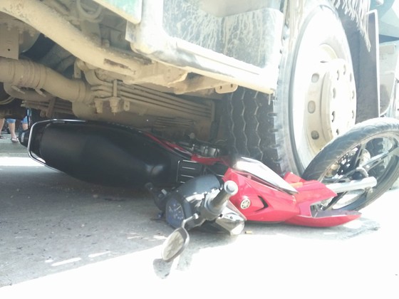 Đà Nẵng: Lại chết thảm dưới bánh xe ben ảnh 1