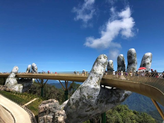 Ấn tượng với chùm ảnh cầu Vàng Bà Nà đạt Giải thưởng đặc biệt của The Guide Awards 2018 ảnh 3