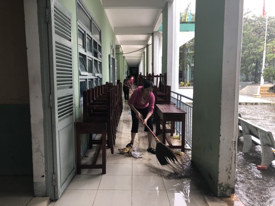 Mưa ngập bất thình lình, ngày mai 10-12, học sinh - sinh viên trên toàn thành phố Đà Nẵng được nghỉ học ảnh 9