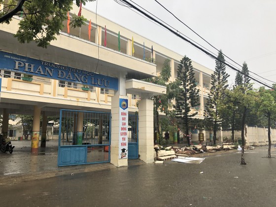 Mưa ngập bất thình lình, ngày mai 10-12, học sinh - sinh viên trên toàn thành phố Đà Nẵng được nghỉ học ảnh 12