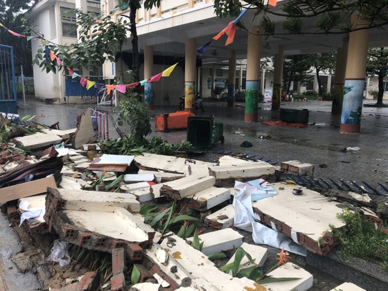 Mưa ngập bất thình lình, ngày mai 10-12, học sinh - sinh viên trên toàn thành phố Đà Nẵng được nghỉ học ảnh 15