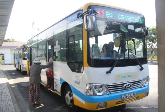 Xe buýt nội thị Đà Nẵng: Nâng cao chất lượng, trợ giá để 'hút' khách tham gia ảnh 3