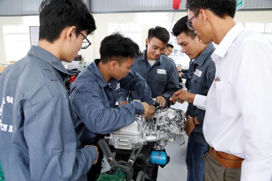 Trường Đại học đầu tiên ở Đà Nẵng xây dựng xưởng thực hành ô tô ảnh 2