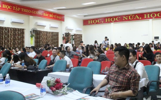 Hơn 1.500 người lao động tham gia ngày hội việc làm ảnh 1