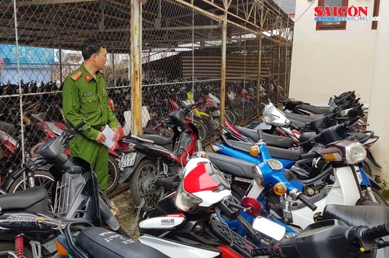 Xử lý hàng loạt "cò" đặc sản chèo kéo du khách ở Đà Lạt ảnh 1