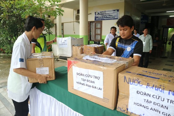 Vỡ đập thủy điện tại Lào: Sinh con trên đường chạy lũ ảnh 2