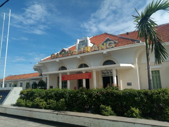 Thống nhất cách chức Trưởng Ga Nha Trang vì để hai tàu suýt tông nhau ảnh 1