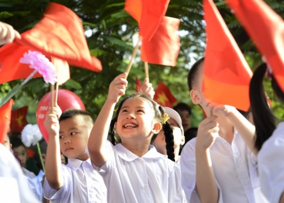 Ngày mai khai giảng, phía Bắc nắng nóng, phía Nam mưa rào ảnh 1