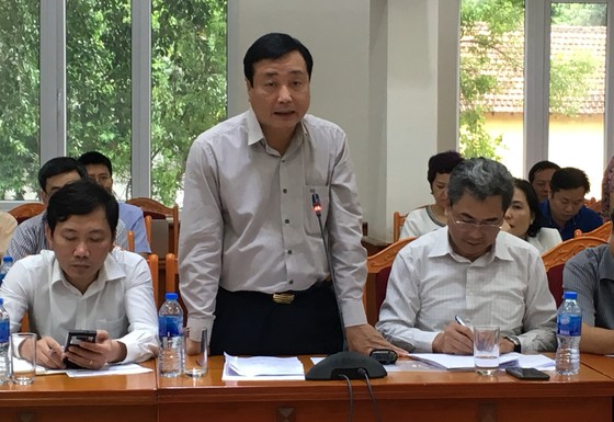Bộ NN-PTNT trả lời về “loạn” xe hộ đê giả ảnh 1