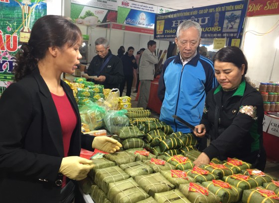 Trăm loại đặc sản “khoe hương” tại hội chợ xuân 2019 ảnh 6