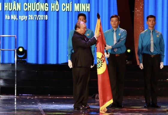 Thủ tướng trao Huân chương Hồ Chí Minh cho Công đoàn Việt Nam ảnh 3