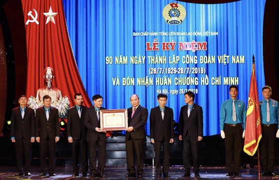 Thủ tướng trao Huân chương Hồ Chí Minh cho Công đoàn Việt Nam ảnh 4