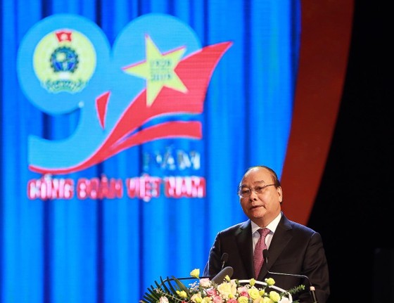 Thủ tướng trao Huân chương Hồ Chí Minh cho Công đoàn Việt Nam ảnh 1