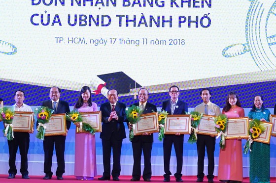 Nhiều hoạt động tri ân Ngày Nhà giáo Việt Nam ảnh 3