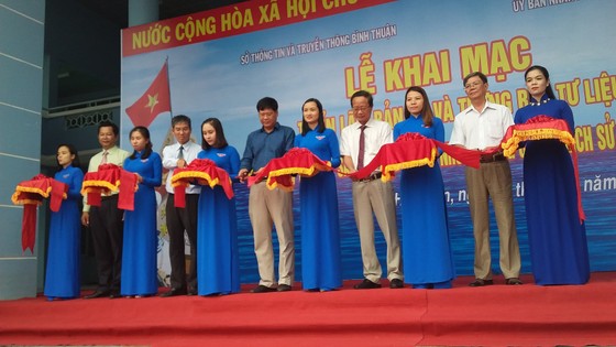 Triển lãm bản đồ và trưng bày tư liệu về Hoàng Sa, Trường Sa tại Bình Thuận ảnh 1