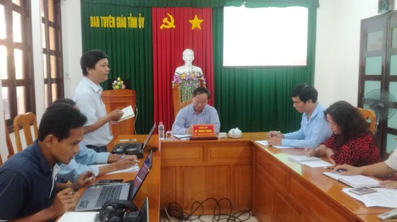 Vụ cô giáo bị chồng tố vào nhà nghỉ với nam sinh lớp 10: "Hai người có vào nhà nghỉ với nhau" ảnh 2